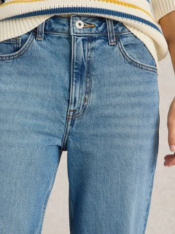 Charlie Straight Crop Jean in MID DENIM