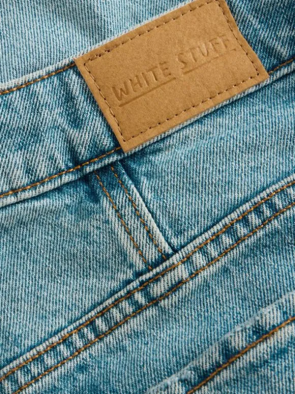 charlie_straight_jean_in__5.webp Charlie Straight Jean in MID DENIM