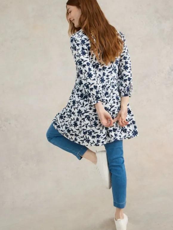 cropped_janey_jegging_in__2.webp Cropped Janey Jegging in MID DENIM