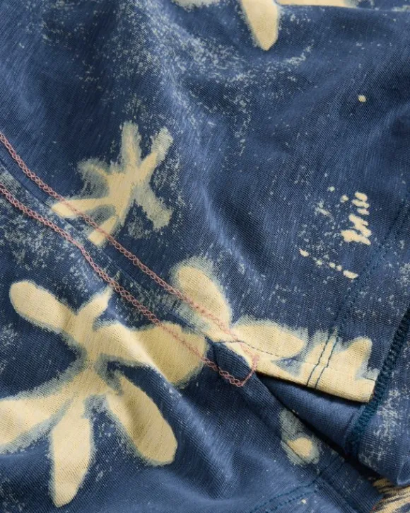 floral_printed_short_slee_4.webp Floral Printed Short Sleeve Tee in NAVY PRINT