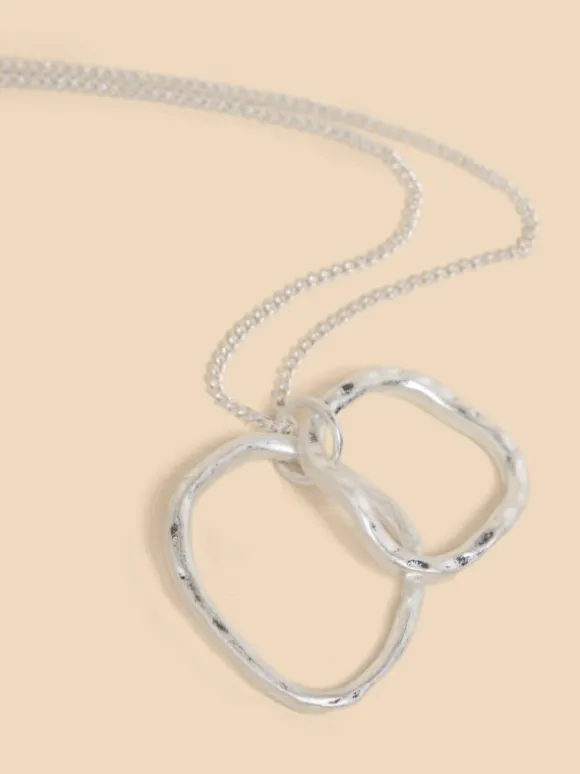 Oval Pendant Necklace in SILVER TONE METALLIC