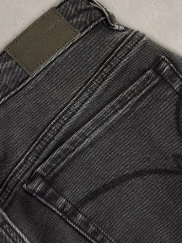 tilly_tapered_jean_in_was_4.webp Tilly Tapered Jean in WASHED BLACK